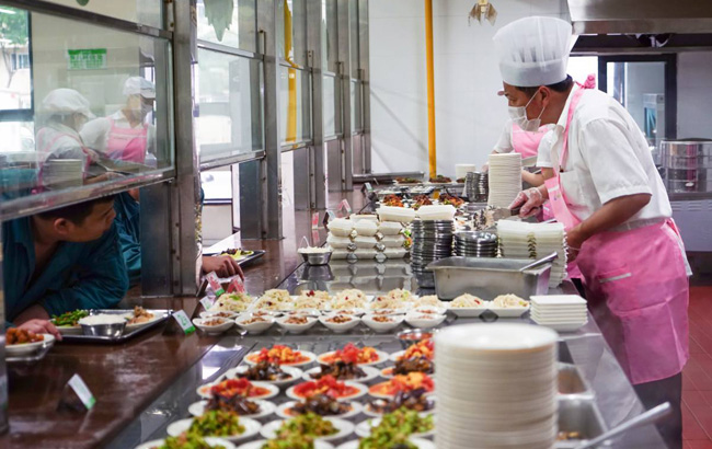 正規食堂承包：注重食品安全，吃上放心飯菜